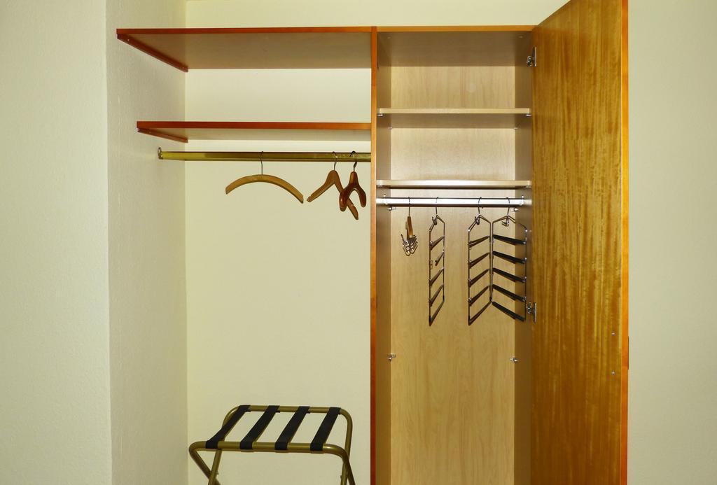 Messe-zimmer Tus-treff *