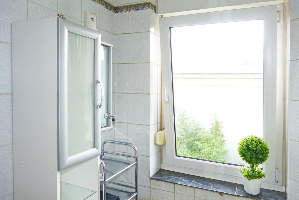 Messe-Zimmer Tus-Treff