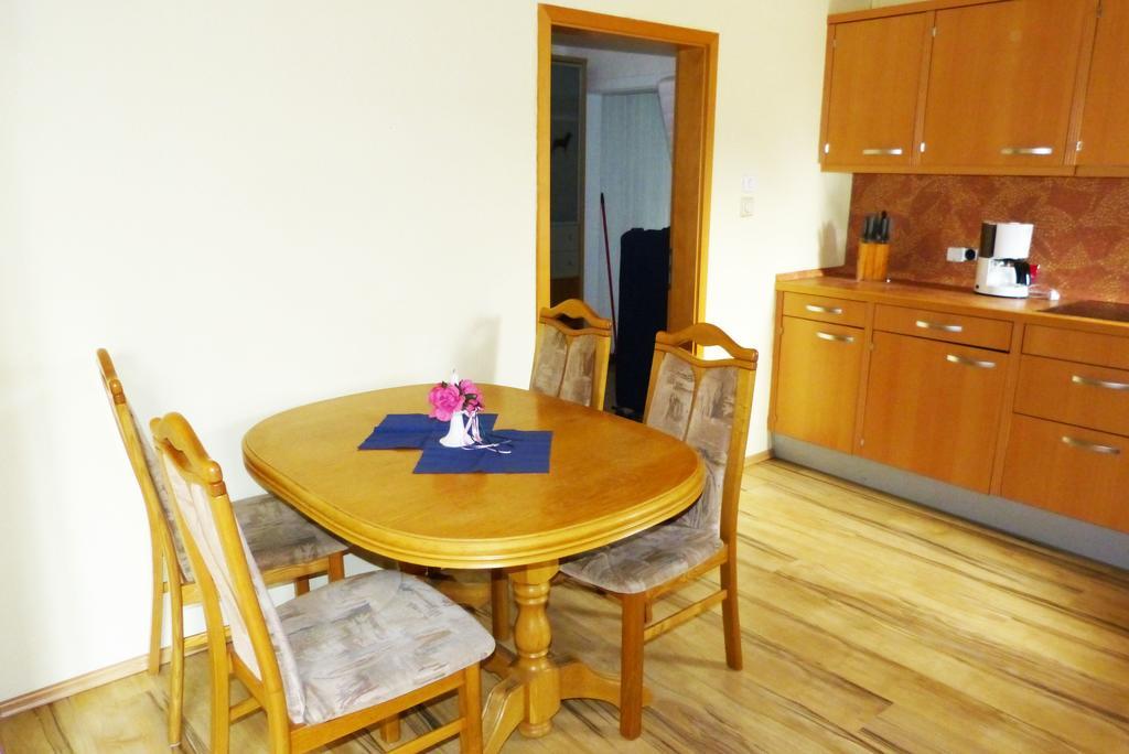 Messe-Zimmer Tus-Treff